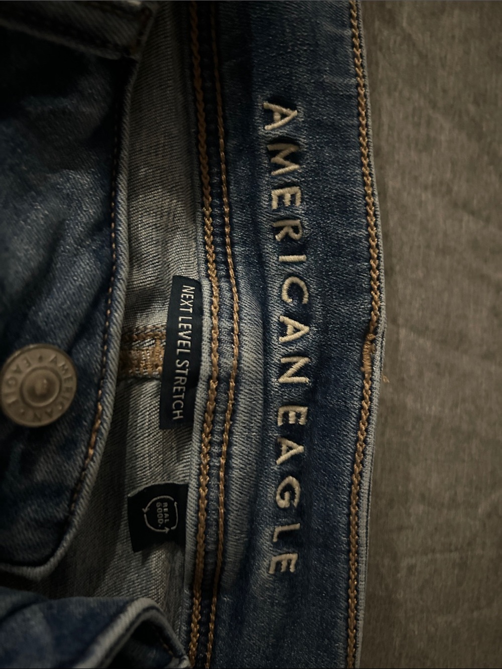 American Eagle Outfitters Women’s Next level stretch Blue Relaxed Jeans